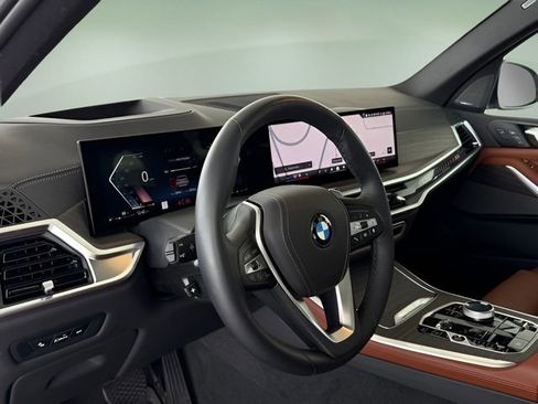 Used 2025 BMW X5 xDrive40i w/ Executive Package image 18