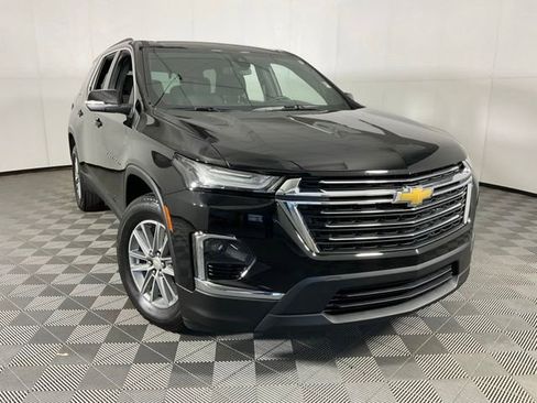 Used 2023 Chevrolet Traverse LT FWD image 10