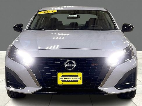 Used 2025 Nissan Altima 2.5 SR image 3