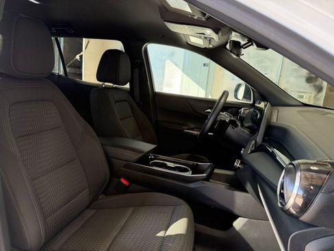 Used 2025 Chevrolet Equinox LT image 35