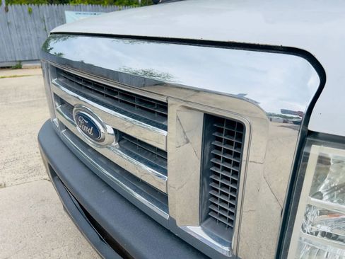 Used 2011 Ford E-450 and Econoline 450 Super Duty RWD image 13