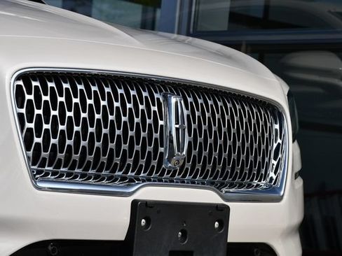 Used 2023 Lincoln Nautilus Reserve w/ Equipment Group 201A AWD/4WD image 13