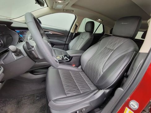 Used 2021 Buick Envision Avenir w/ Technology Package II FWD image 4