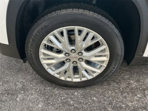 Used 2024 GMC Acadia Elevation image 12