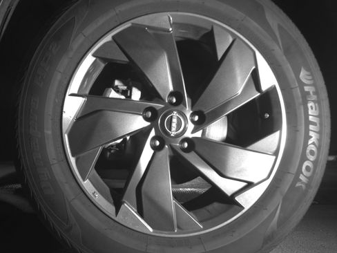 Used 2025 Nissan Rogue SV AWD/4WD image 12