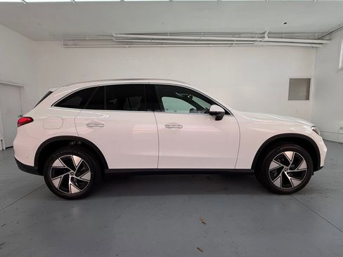 Used 2023 Mercedes-Benz GLC 300 image 7