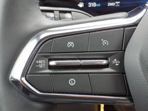 Used 2026 Chevrolet Equinox LT AWD/4WD image 16