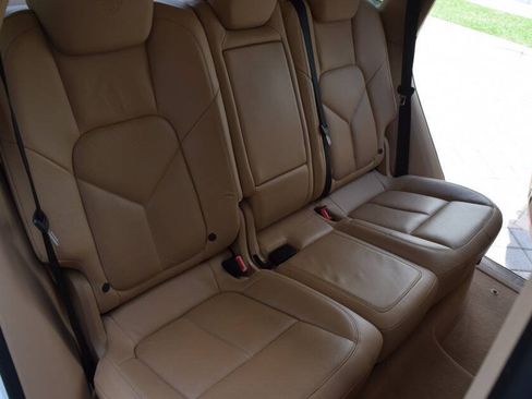 Used 2014 Porsche Cayenne Diesel Platinum Edition AWD/4WD image 48