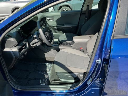 Used 2025 Kia K4 FWD image 23