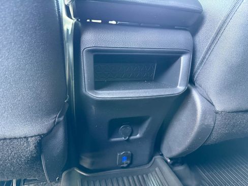 Used 2021 Toyota RAV4 LE FWD image 16