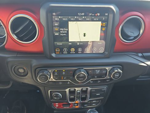 Used 2018 Jeep Wrangler Unlimited Rubicon w/ Dual Top Group image 22