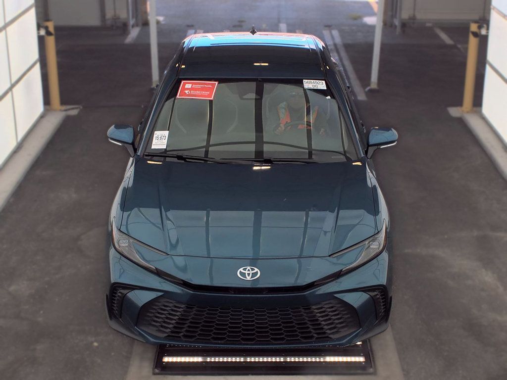 Used 2025 Toyota Camry SE FWD image 7