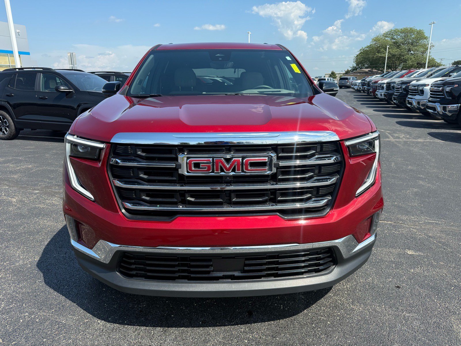 Used 2026 GMC Acadia Elevation w/ Elevation Premium Package FWD image 8