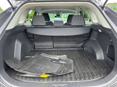 Used 2023 Toyota RAV4 XLE AWD/4WD image 17