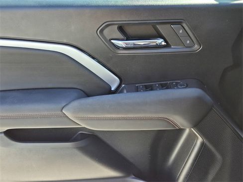 Used 2023 Chevrolet Colorado Z71 w/ Z71 Convenience Package 2 image 17