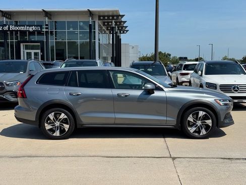 Used 2020 Volvo V60 T5 Cross Country w/ Protection Package Premier AWD/4WD image 2