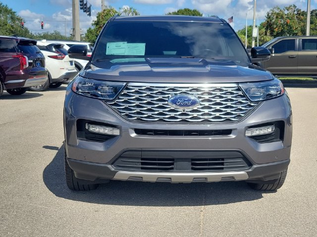 Certified 2022 Ford Explorer Platinum w/ Class IV Trailer Tow Package AWD/4WD image 2