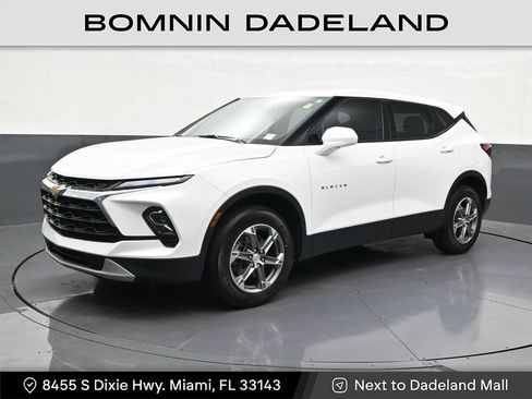 Used 2024 Chevrolet Blazer LT FWD image 1