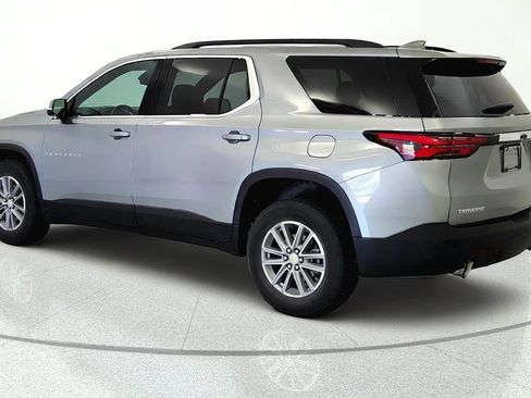 Used 2023 Chevrolet Traverse LT FWD image 4