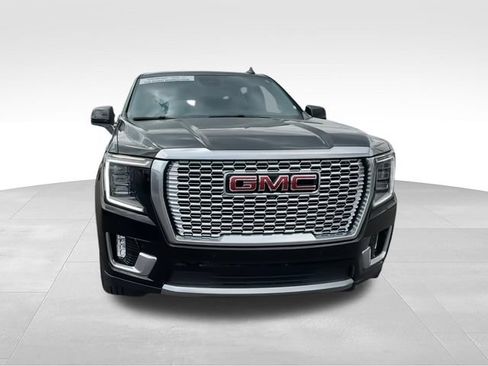Used 2024 GMC Yukon Denali AWD/4WD image 3