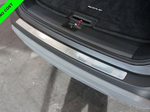 Used 2022 Nissan Rogue SV w/ SV Premium Package image 44