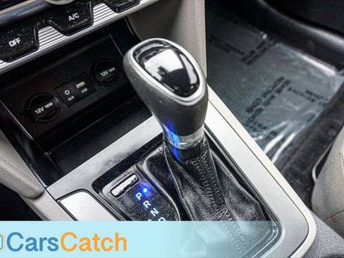 Used 2020 Hyundai Elantra SEL image 34