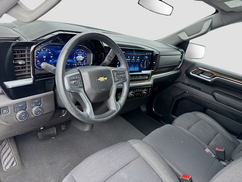 Used 2024 Chevrolet Silverado 1500 LT image 7