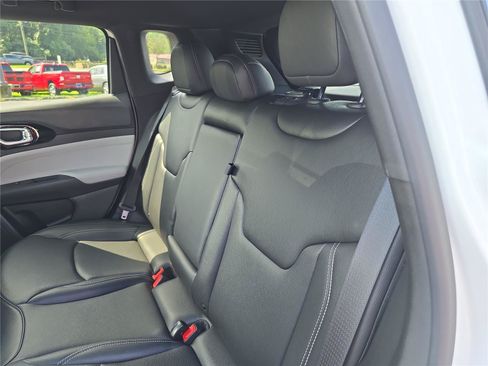 Used 2025 Jeep Compass Limited AWD/4WD image 14