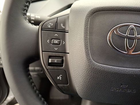 Used 2025 Toyota Prius LE image 17