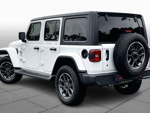 Used 2018 Jeep Wrangler Unlimited Sahara w/ Cold Weather Group image 11