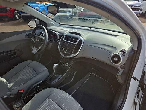Used 2020 Chevrolet Sonic LT image 21