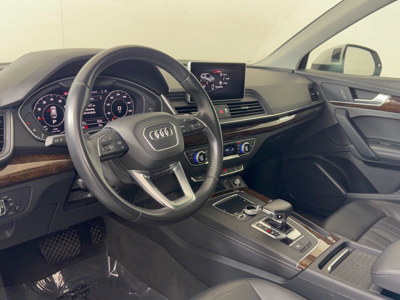 Used 2020 Audi Q5 2.0T Premium Plus w/ Premium Plus Package AWD/4WD image 4