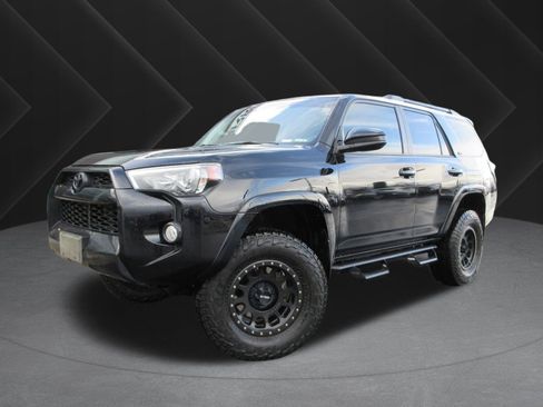 Used 2019 Toyota 4Runner SR5 image 1