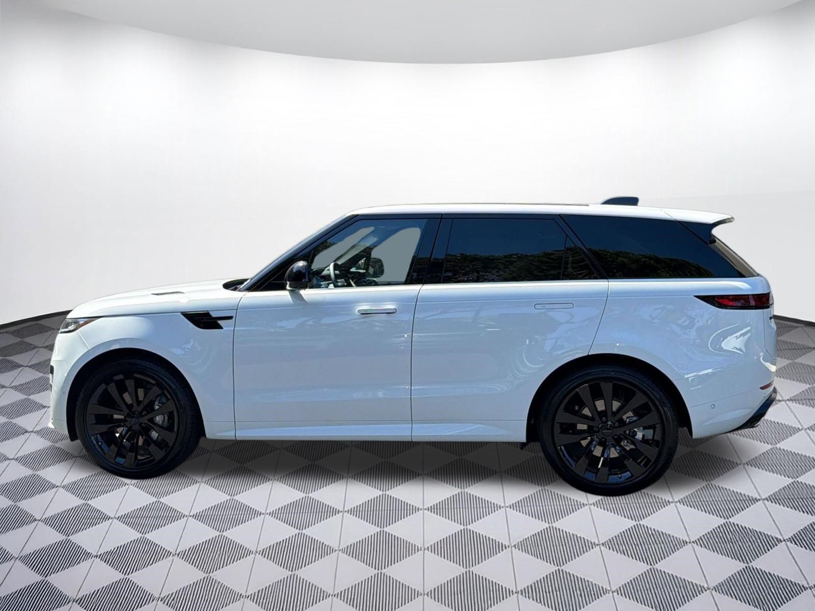 New 2026 Land Rover Range Rover Sport Dynamic SE AWD/4WD image 2