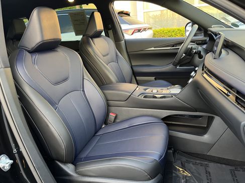 Certified 2026 INFINITI QX60 Sport w/ Dark Cargo Package AWD/4WD image 24