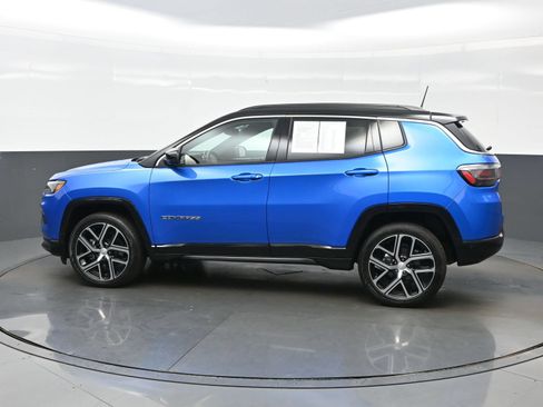 Used 2024 Jeep Compass Limited w/ Elite Group AWD/4WD image 4