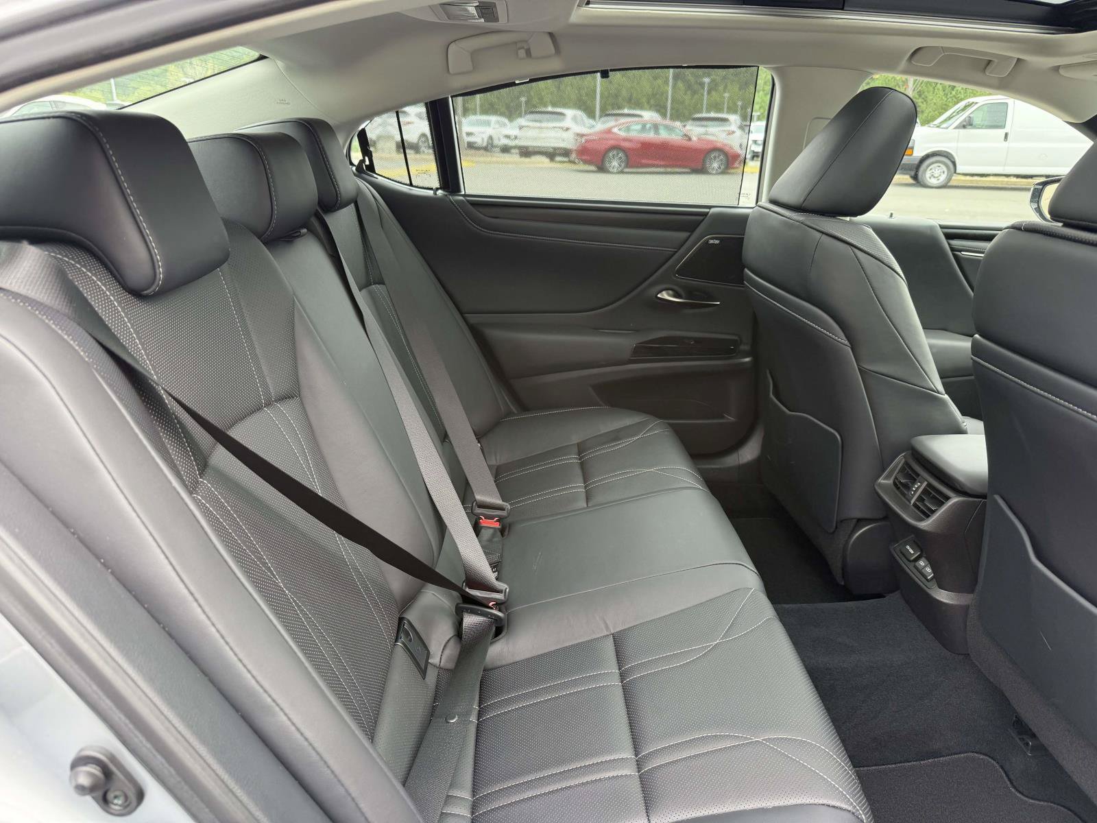 Used 2024 Lexus ES 350 Ultra Luxury w/ Accessory Package (Z2) FWD image 15