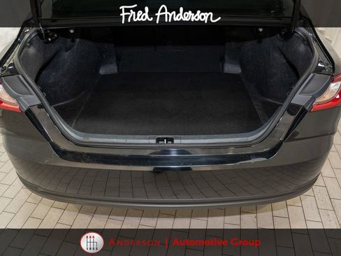 Used 2025 Toyota Camry LE FWD image 5