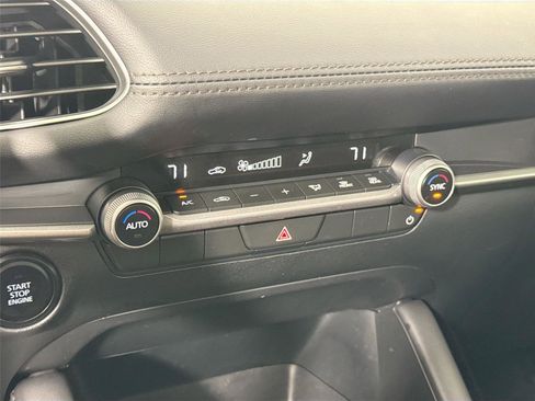 Used 2025 MAZDA MAZDA3 s image 25