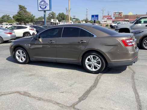 Used 2016 Ford Taurus SE FWD image 16