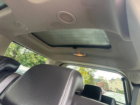 Used 2009 Ford Flex SEL image 8