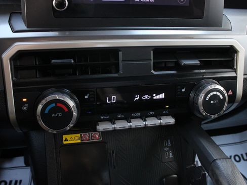 Used 2024 Toyota Tacoma SR5 AWD/4WD image 40