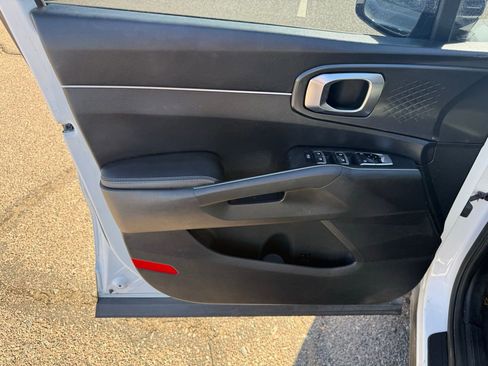 Used 2021 Kia Sorento S w/ Panoramic Sunroof Package image 16