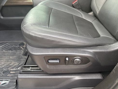 Used 2021 Chevrolet Silverado 1500 LT Trail Boss w/ Convenience Package II image 16