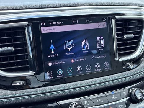 Used 2020 Chrysler Pacifica Limited w/ Advanced Safetytec Group FWD image 29