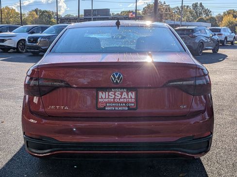 Used 2023 Volkswagen Jetta SE w/ Panoramic Sunroof Package image 7