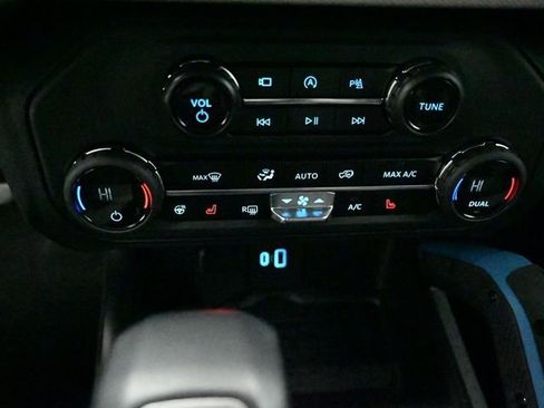 Certified 2024 Ford Bronco Wildtrak image 18