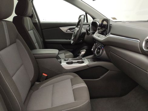 Used 2024 Chevrolet Blazer LT w/ Convenience Package FWD image 21
