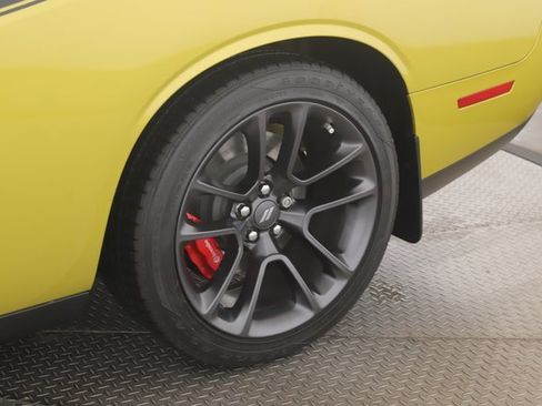 Used 2021 Dodge Challenger R/T w/ T/A Package image 14