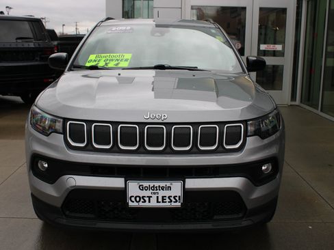 Certified 2022 Jeep Compass Latitude image 2